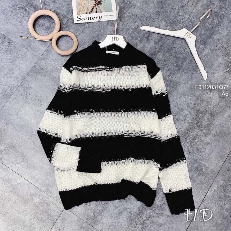 Áo len sợi sọc đen trắng form rộng chùm mông AL2312 - NhiNhi Shop
