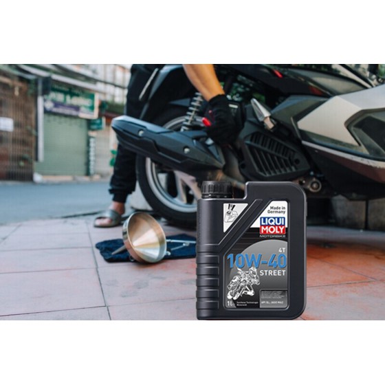 Nhớt Liqui Moly Motorbike Street 4T 10W40 1 Lít dành cho xe số, côn tay - Tặng khăn lau xe