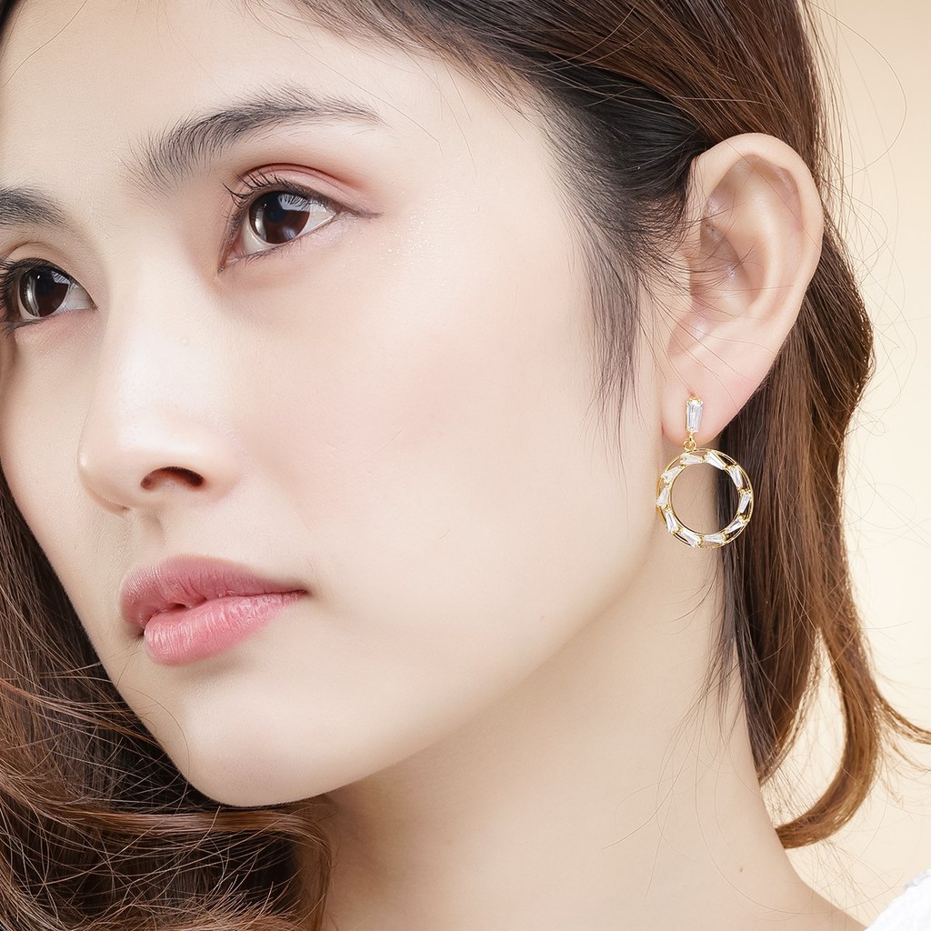 Bông tai nữ UHA mạ vàng 18K , đính kim cương nhân tạo B1140143-110