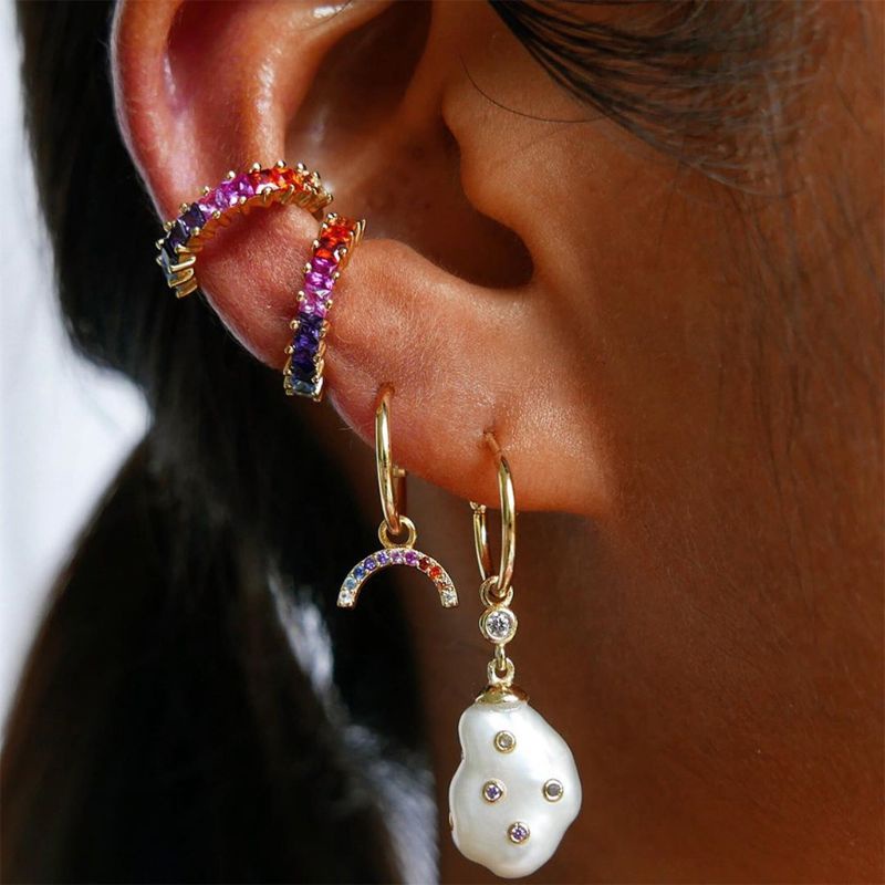 Set 4 Khuyên Tai Dạng Vòng Nhỏ Bằng Hợp Kim Nhiều Màu Sắc Cho Nữ