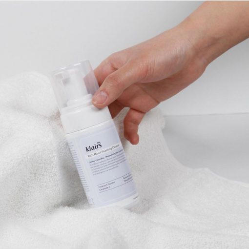 Sữa rửa mặt Klairs Rich Moist Foaming Cleanser