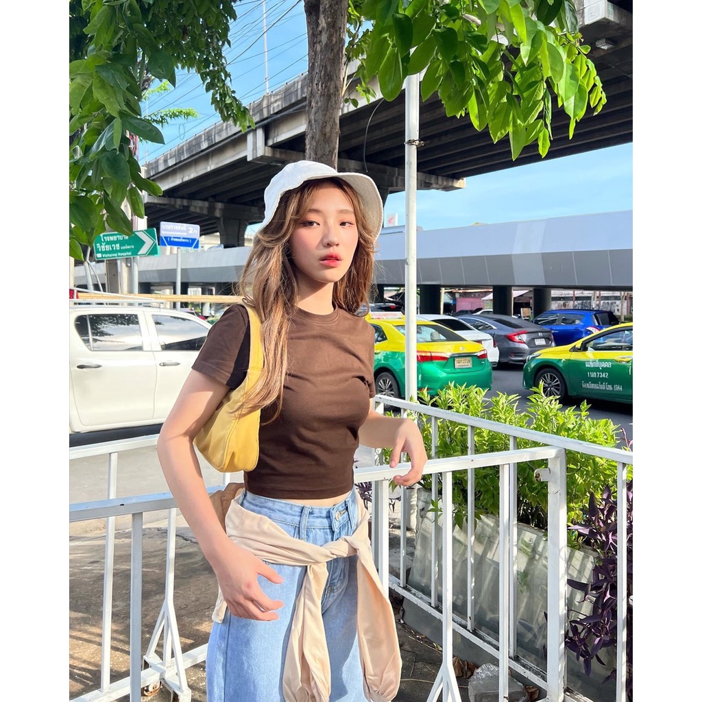 ÁO THUN CROPTOP TRƠN 3 MÀU HOTTREN 2022 NÂU, TRẮNG, XÁM CR22071
