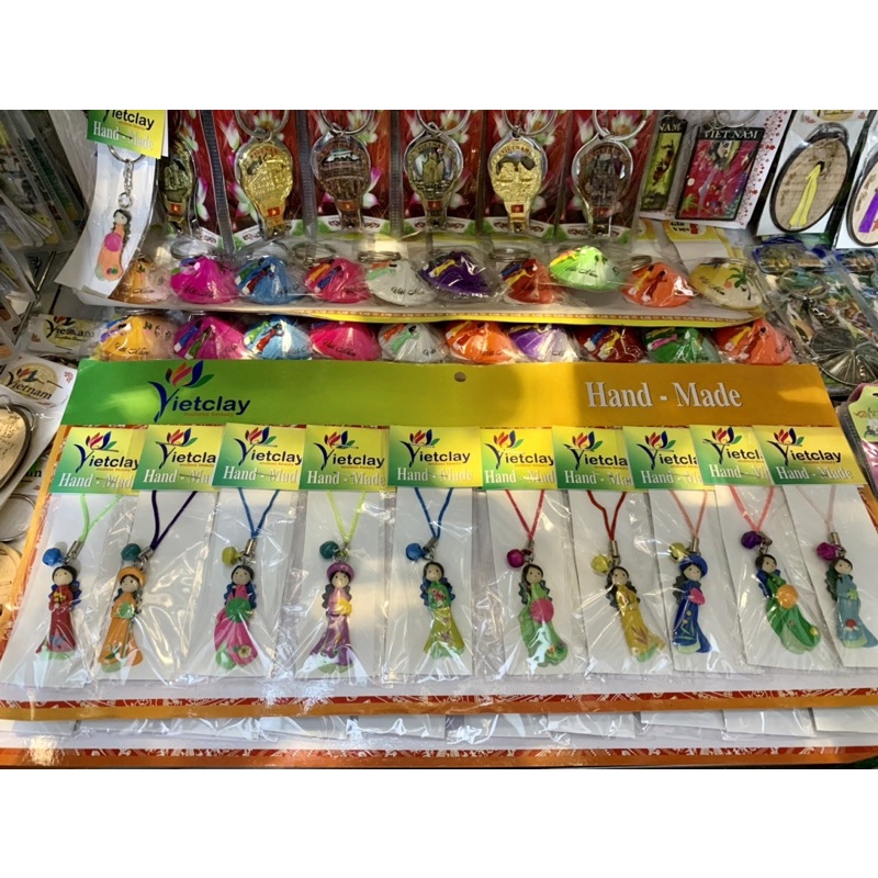 Dây treo điện thoại hình cô gái VN