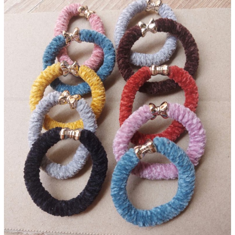 chun buộc tóc xinh xắn dễ thương