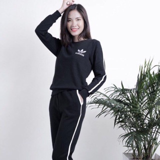 Bộ nỉ thể thao trẻ trung