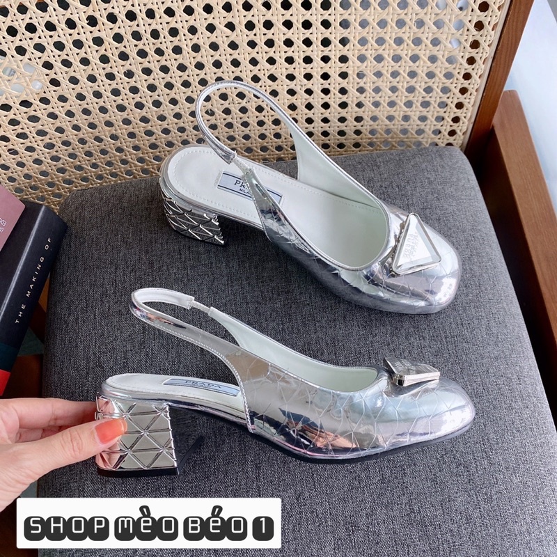 Sandal prada bạc mũi tròn gót thấp fullbox