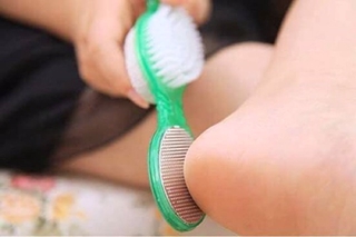 COMBO 2 chiếc DỤNG CỤ CHÀ GÓT CHÂN 4 in 1
