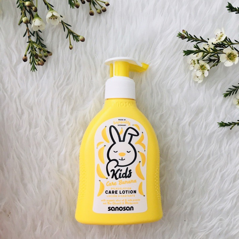 Dưỡng thể dành cho trẻ em care lotion Sanosan hương chuối