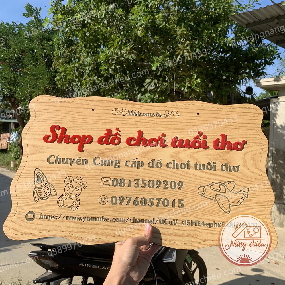Bảng hiệu cho shop đồ chơi trẻ em, đồ chơi tuổi thơ, chất liệu gỗ tự nhiên, khắc laze theo yêu cầu của khách hàng