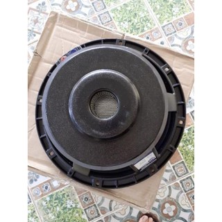 một chiệc lao bass 30 rcf coil 75 từ 190 hàng loại 1