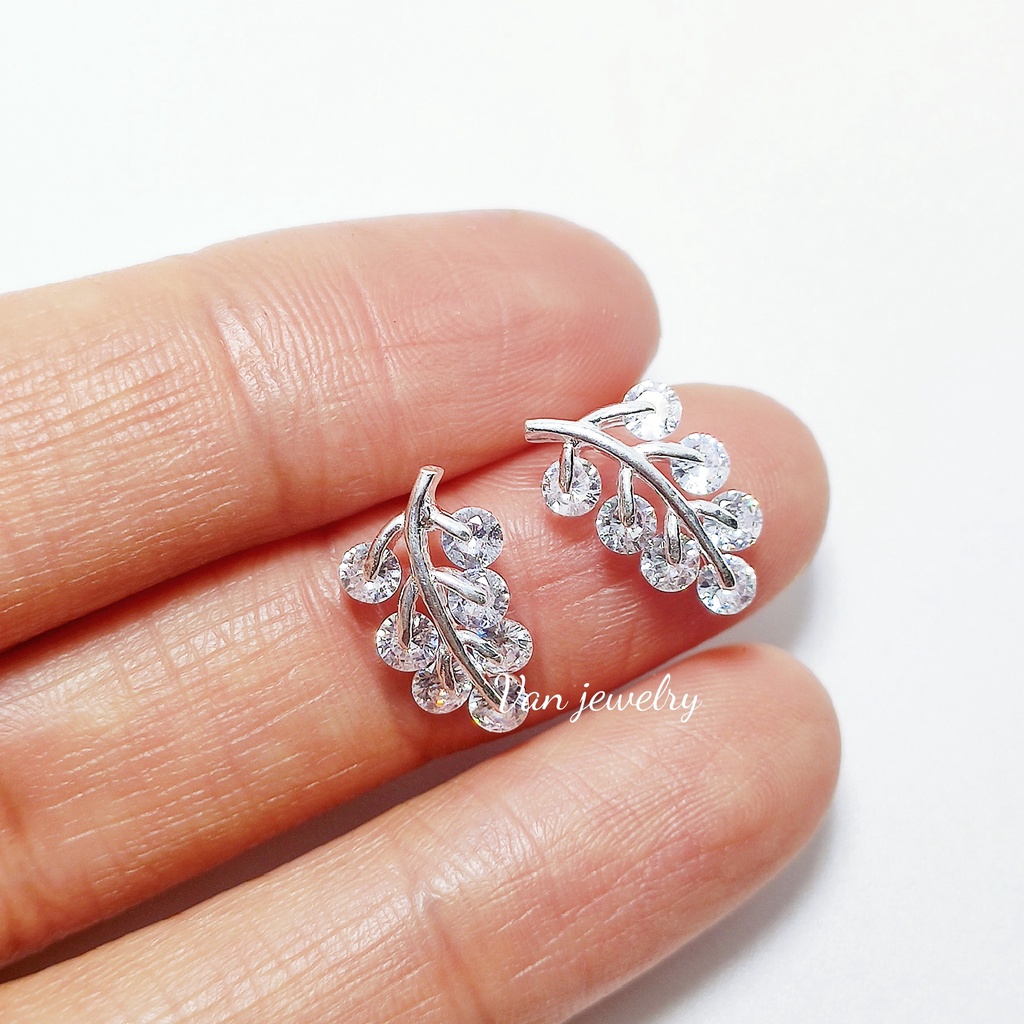 Khuyên tai bạc khuyen tai hình lá nạm đá trắng sáng lấp lánh