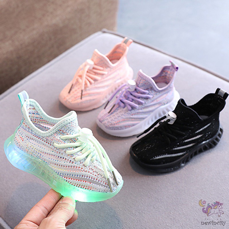 Giày thể thao đế mềm thoáng khí đèn LED thời trang Hàn Quốc năng động cho bé