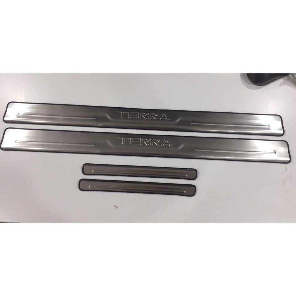 Ốp bậc trong + ngoài Inox NISSAN TERRA 2018-2019