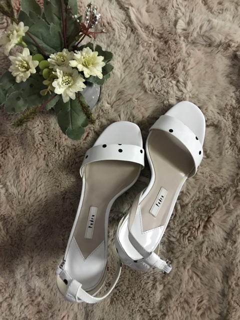 Giày cao gót pedro auth fullbox new size 36 (mua hơn 1tr7)