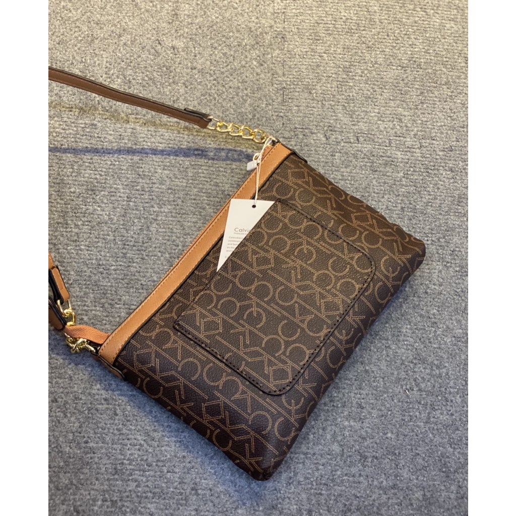 Túi kẹp nách chữ C K size 22cm 2 dây đeo chéo