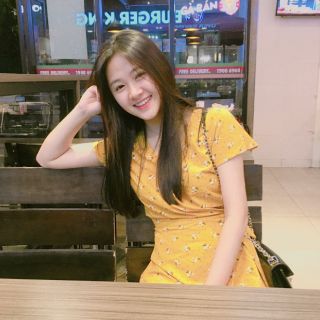 Váy vạt chéo