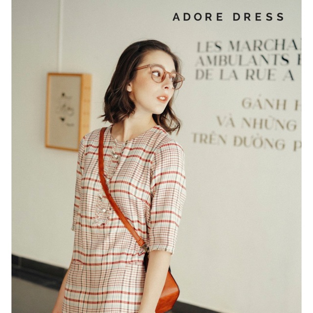 Váy kẻ adore