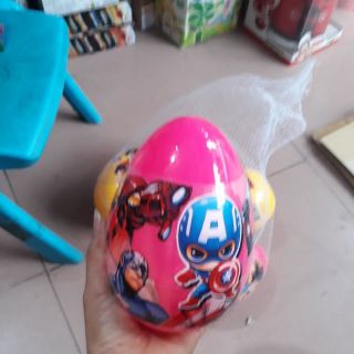 Trứng kẹo đồ chơi đại có đèn.