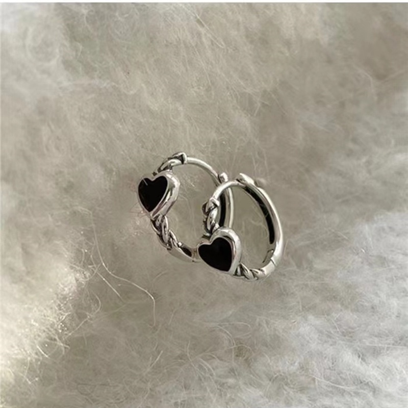 Bông tai hình trái tim màu đen phong cách ins thời thượng