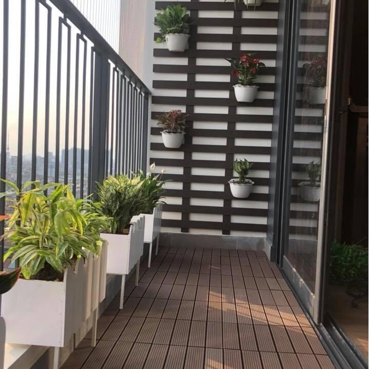 Sàn gỗ nhựa ban công kt 30x30cm