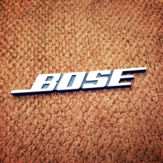 Tem Logo Bose 8,5cm x 1,2cm Nhựa Cứng Giá 1 Chiếc
