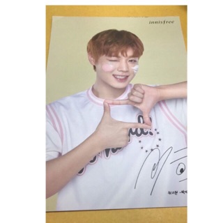 Combo mặt nạ đất sét và poster innisfree wanna one