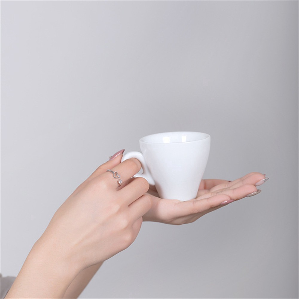 Nhẫn nữ hình trái tim thiết kế tinh tế và ấn tượng