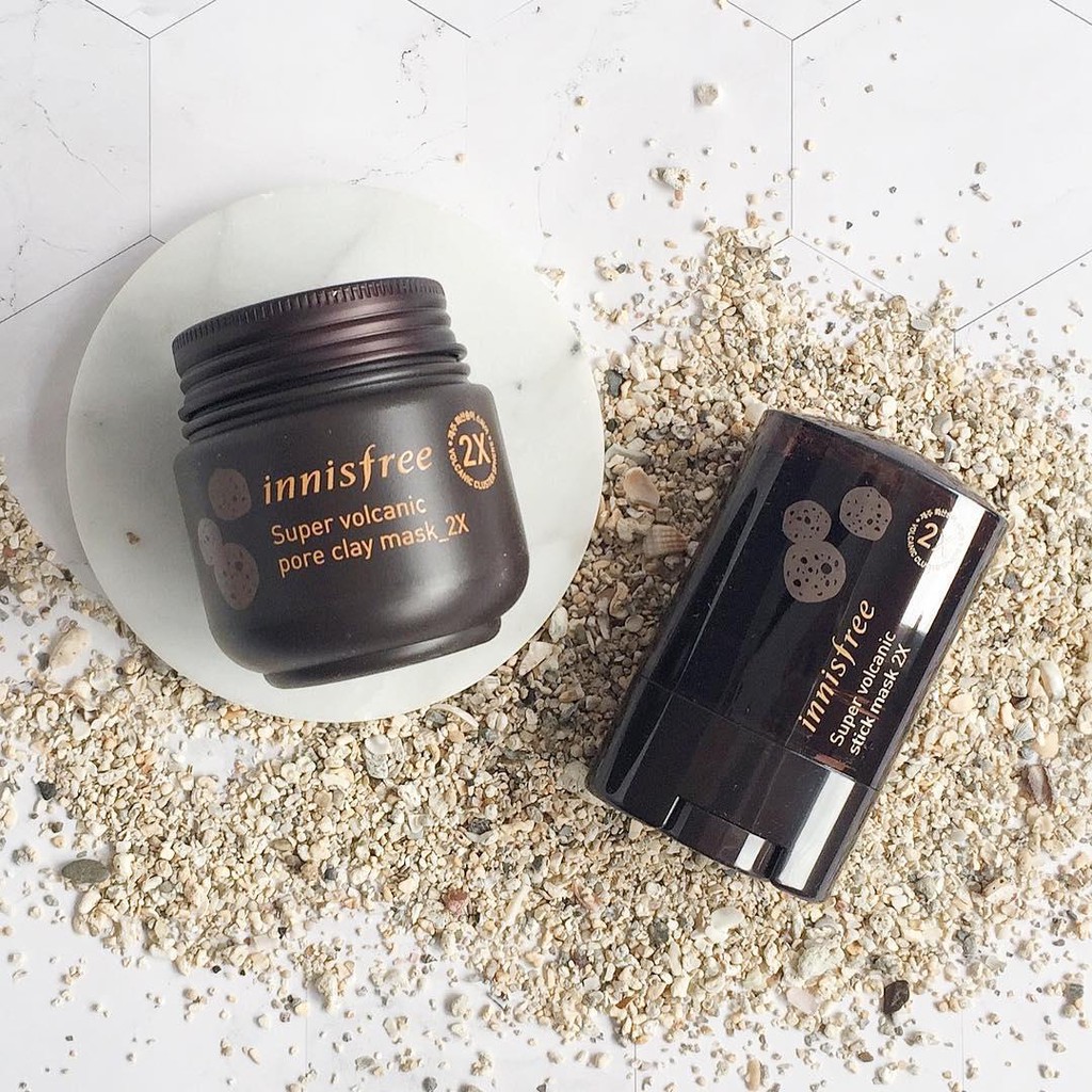 Mặt nạ đất sét super volcanic innisfree