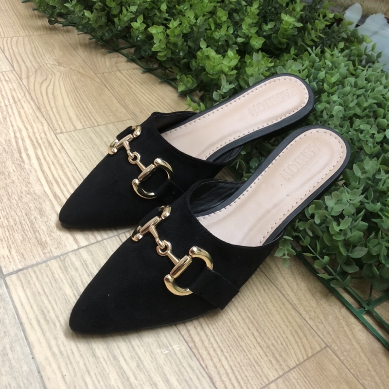 Dép Sục Nữ Mũi Nhọn Khoá Đùi Gà To