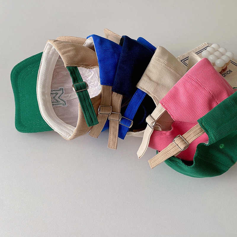 Nón Lưỡi Trai Thêu Chữ M Phong Cách Cổ Điển Đơn Giản Mới