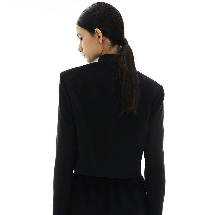 Set Áo Khoác Phối Nút Kim Loại Và Quần Short Thời Trang Đường Phố Mới Cho Nữ