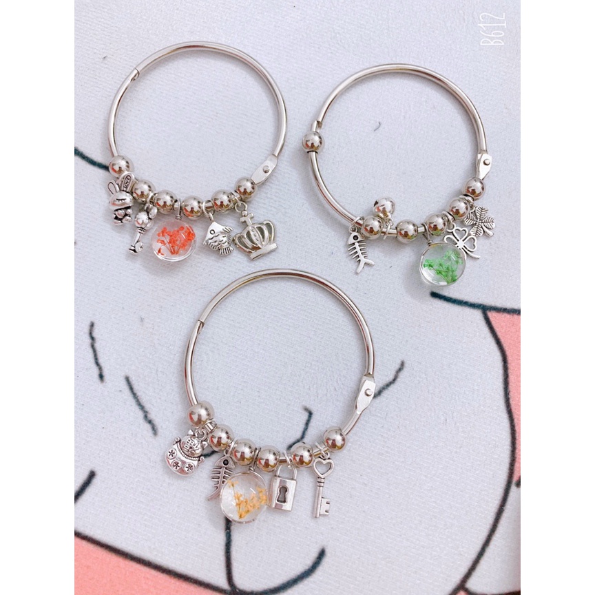 Sỉ 1 set 5 kiềng vòng tay HOA KHÔ ÉP THỦY TINH TRÒN