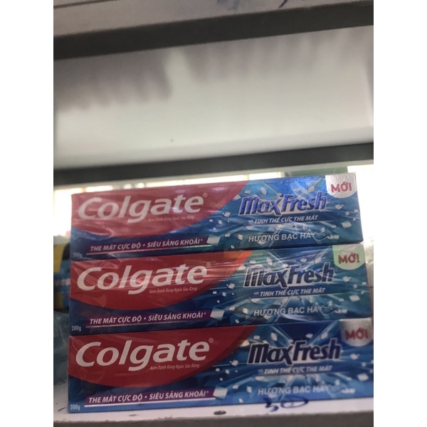 Kem đánh răng Colgate Maxfresh thổi bùng sảng khoái 230g