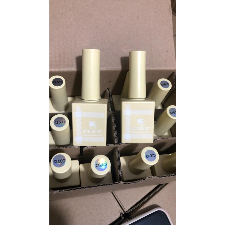 Sơn Gel Trắng Sữa Burberry Chai 15ml - manh219