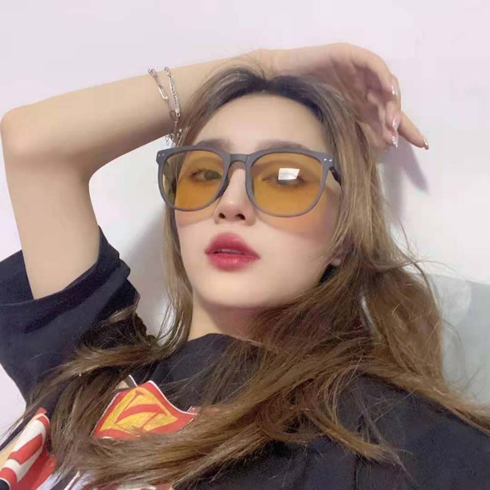 Kính mát gọng tròn phối đinh tán màu đen chống chói có thể gấp gọn phong cách thời trang cho nữ