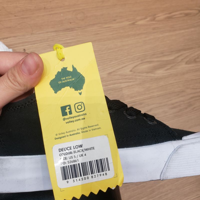 Giày thể thao Volley Úc chính hãng