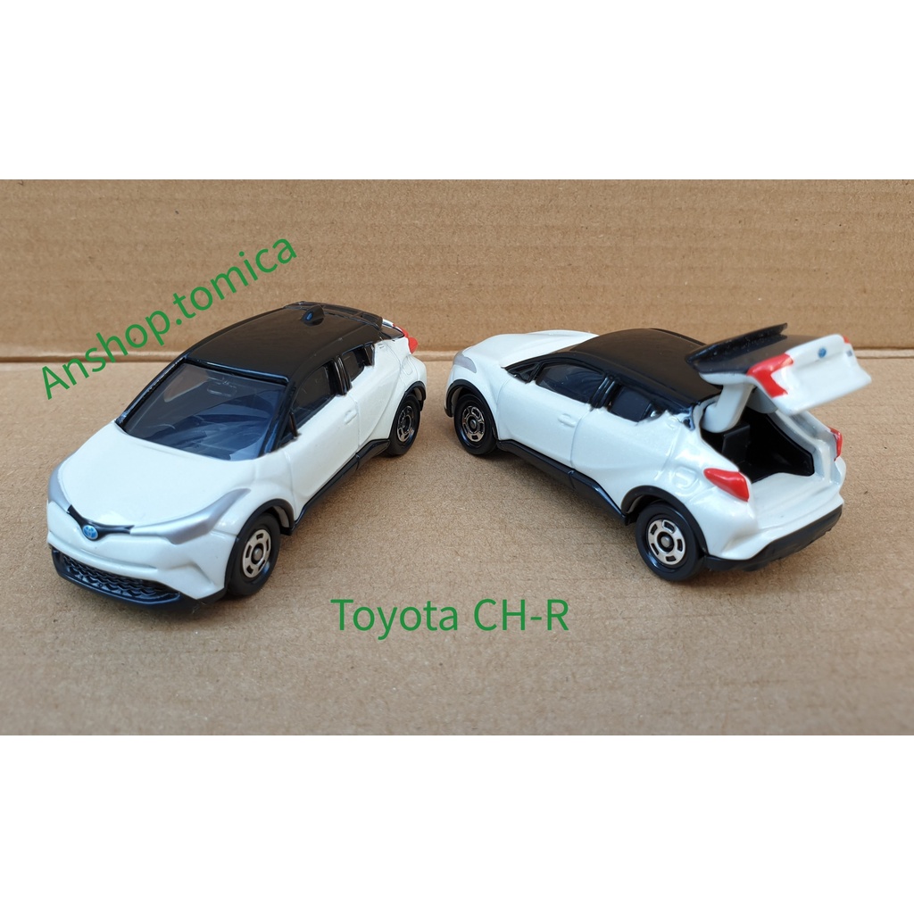 Mô hình xe Toyota màu trắng mở được cốp sau tomica Nhật Bản