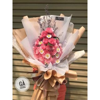 Bó hoa giấy khổng lồ