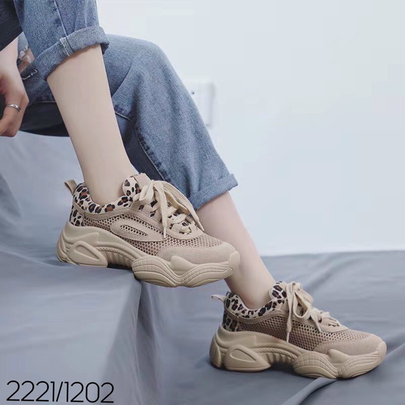 Giày thể thao độn đế nâu phối da báo