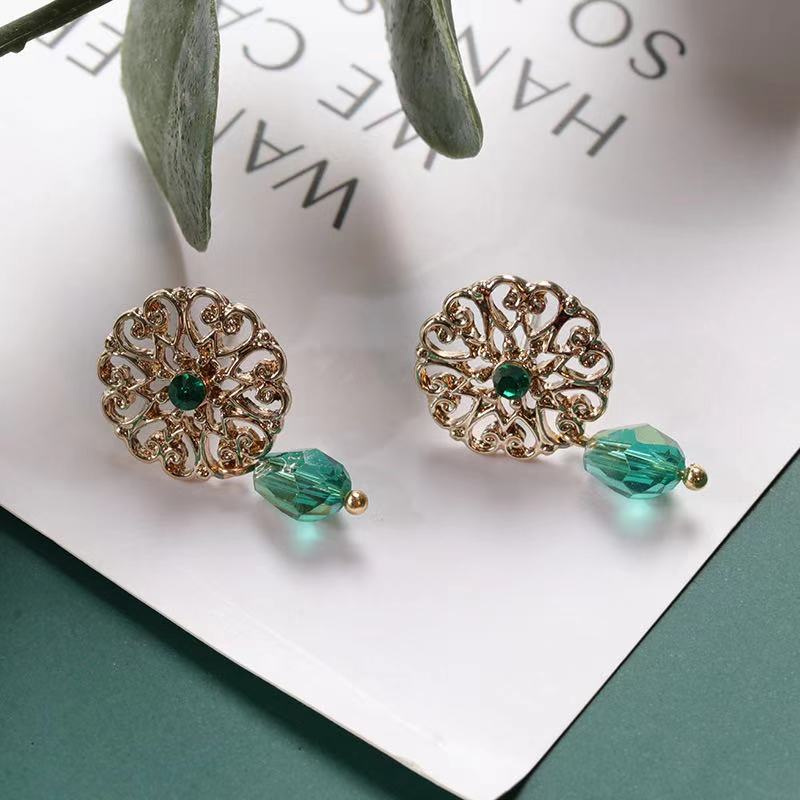 S925 Silver Needle European and American Retro Emerald Green Diamond Earrings Love Korean Version of the New Elegant and Fashionable Earrings