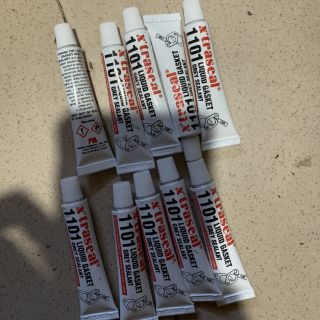 Keo dán ron 1101 một hộp 10 tuýp nhỏ để dán ít bị khô keo