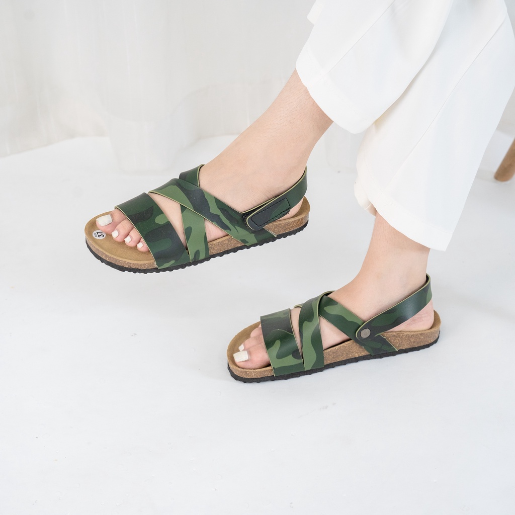 Mã R21 Sandal ĐẾ TRẤU Da PU Camo Rằn Ri Quai Chéo Khóa Dán Unisex Birken Vietnam Bioline