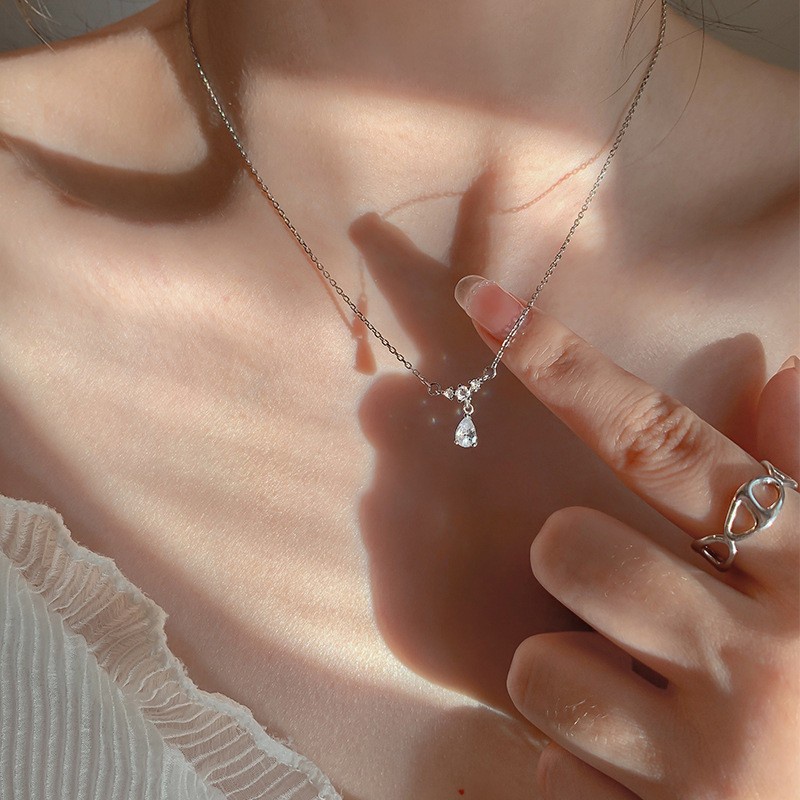 Vòng cổ Mặt Hình Giọt Nước Đính Đá Zircon Đơn Giản Phong Cách Hàn Quốc