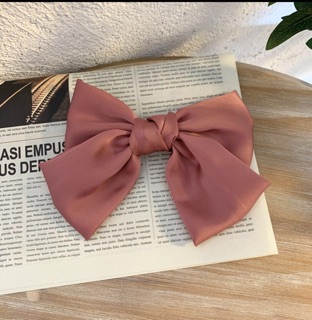 Kẹp tóc nơ 65k/1 set 5 cái