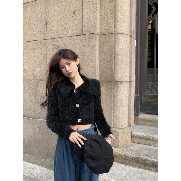 [Sẵn]Áo khoác lông đen dáng croptop