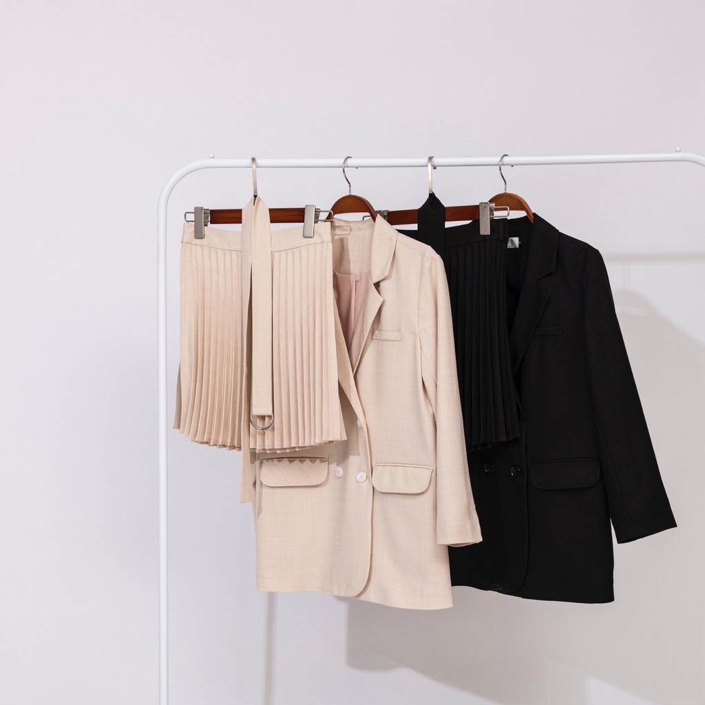 Chân váy dập ly Leila Closet. | BigBuy360 - bigbuy360.vn