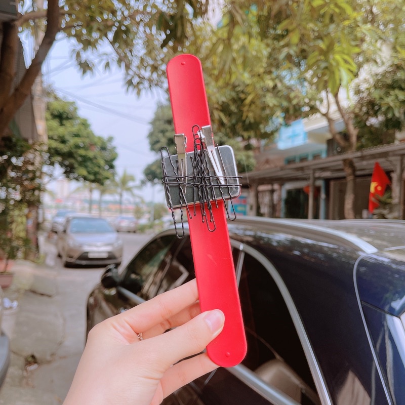 Hút ghim, Dụng cụ dính ghim đeo tay hình đồng hồ chuyên dùng cho makeup làm tóc