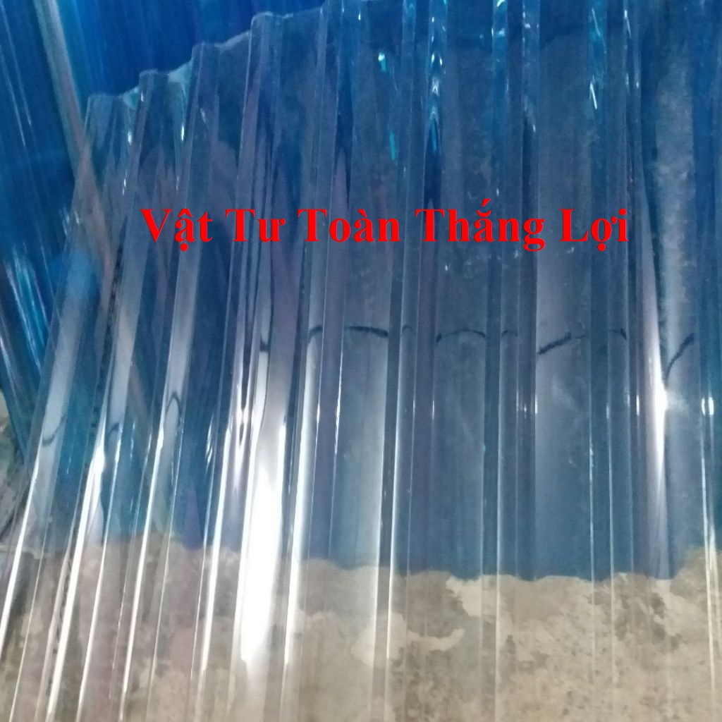 (Khổ rộng 1,07m x dài 2m x dày 5.9 dem) tôn nhựa PoLy lấy ánh sáng màu TRONG SUỐT che nắng mưa