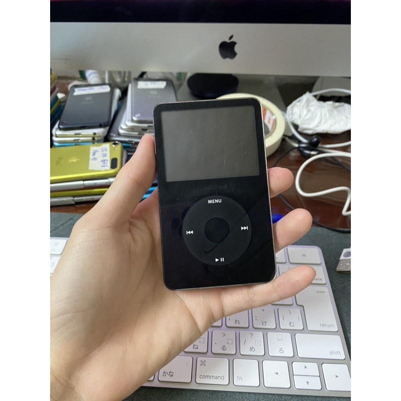 Máy nghe nhạc iPod Classic 5 30GB - Màn bị mực - kẻ