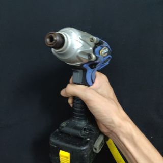 Máy bắt vít Hitachi 12V